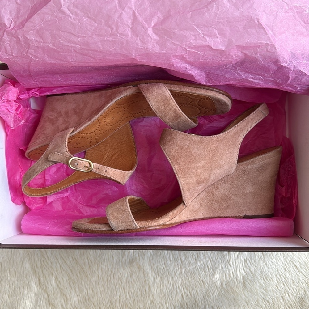 new CHIE MIHARA ‘Anatour’ Wedge Heel Sandals in Tan Suede size 7 - Picture 2 of 7